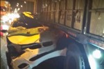 Xe BMW nát bươm sau khi tông vào ôtô tải, tài xế thiệt mạng