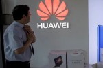 Cựu nhân viên bị giam giữ, Huawei lại đối mặt với scandal