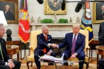 Tổng thống Trump giới thiệu nhân vật Dân chủ chuyển sang đảng Cộng hòa