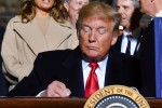 Trump ký luật quốc phòng nhắm vào Trung Quốc