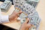 Ngày 25/12: Giá USD giảm mạnh trên thị trường tự do