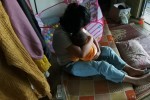 Thoát ra từ bẫy buôn người: Ngăn chặn nạn đẻ thuê, bán con