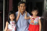 Cơn lốc ly hương mưu sinh: Ông bà 20 năm nuôi 10 cháu để con kiếm tiền