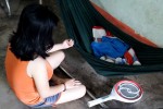 Hai cha con hãm hiếp cô gái 20 tuổi