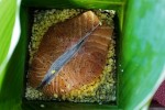 Bánh chưng nhân "lạ" hút khách