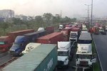 Giao thông TP.HCM 24 tháng Chạp: Xa lộ Hà Nội lại kẹt xe từ sáng sớm