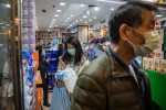 Dân Hong Kong sợ virus corona, cắm trại qua đêm chờ mua khẩu trang