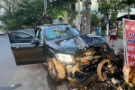 Xe Mercedes tông GrabBike: Tài xế GrabBike chết, nữ tiếp viên hàng không bị thương nặng