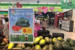 Siêu thị bắt đầu bán "giải cứu" thanh long, dưa hấu bị ùn ứ do corona