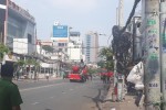 Cảnh sát phá khóa, dập đám cháy lớn ở cửa hàng thú cưng