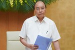 "Học sinh vừa phải đội mũ bảo hộ vừa đeo khẩu trang thì sao học được"