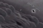 Mỹ cung cấp thêm chi tiết về cuộc chạm trán với UFO