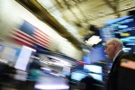 Dow Jones sụt gần 400 điểm khi nỗi hoài nghi về vắc xin Covid-19 trở lại