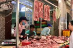 Giá heo hơi như "ngựa bất kham", vọt lên 105.000 đồng/kg