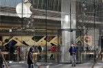 Apple mở lại thêm 100 cửa hàng tại Mỹ trong tuần này