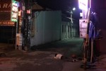 Người đàn ông nằm chết bất thường giữa đường