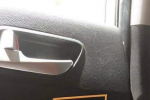 Mảnh giấy dán trên cánh cửa taxi khiến 'thượng đế' thích thú