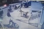 Hai người bị CSGT chĩa súng, đá vào mặt là "quái xế"