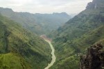 Tẩy chay trò khoe thân ở điểm du lịch