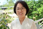 Vợ sếp Hàn bốc gạch để xây nhà sưởi cho người Việt