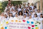 Khoảnh khắc ấn tượng của bà Obama, sao Hollywood gốc Cần Thơ khi đến Việt Nam