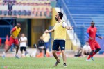 HLV Thanh Hóa: 'Cầu thủ đá V.League 10 năm vẫn chưa biết chạy chỗ'