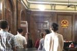 Chủ, nhân viên và cả khách chơi game cùng hầu tòa