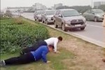 Cảnh sát giao thông Bắc Giang nói gì về clip phạt lái xe chống đẩy?