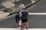 Hai chị em gốc Á bị chửi mang virus đến Australia, nhổ nước bọt lên mặt