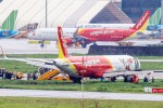 Mưa lớn, máy bay trượt khỏi đường băng