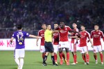 Hình hài kỳ dị của bóng đá Việt Nam
