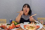 Phát khùng vì vợ tham ăn