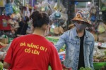 Mỗi gia đình ở Đà Nẵng được phát 5 thẻ đi chợ trong 15 ngày