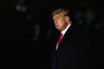 Trump hụt hơi vì 'vung tay quá trán'