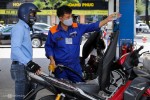 Giá xăng tăng lần thứ năm liên tiếp