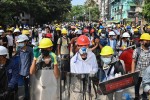 Người Myanmar tiếp tục biểu tình sau 'ngày đẫm máu nhất'