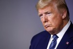 Một cơn bão đang đến 'từ bàn làm việc của Donald J. Trump'