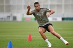 Nhà vô địch điền kinh nể Ronaldo